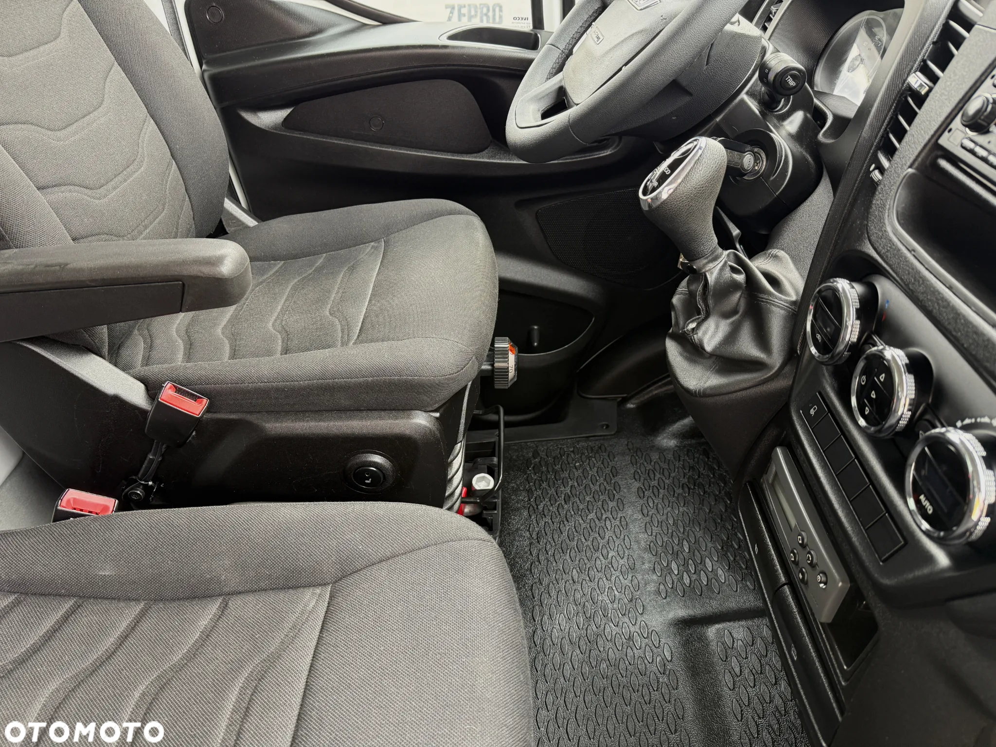 Iveco Daily 3,0 Chłodnia Mroźnia Winda - 33