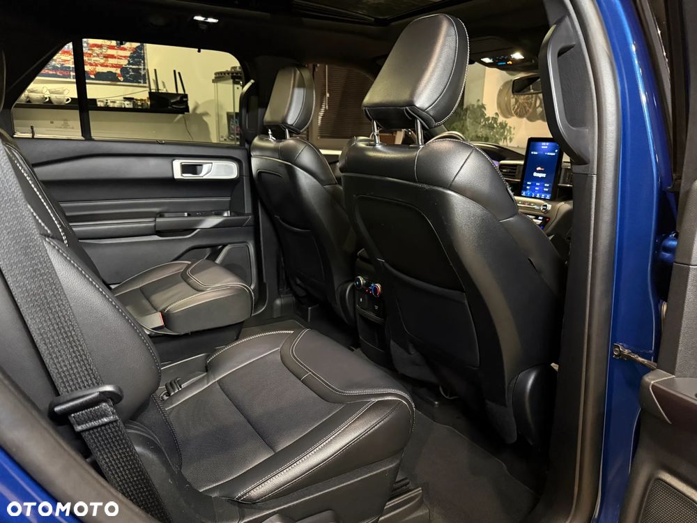 Ford Explorer - 25