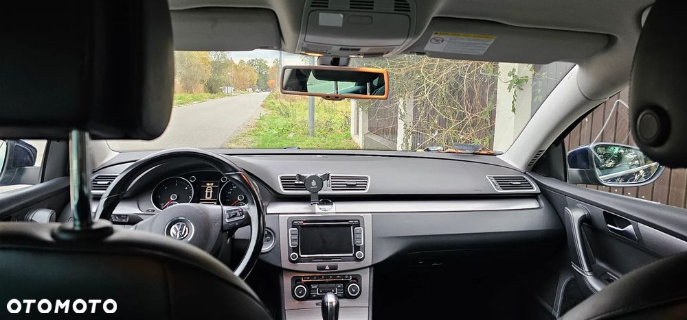 Volkswagen Passat - 25