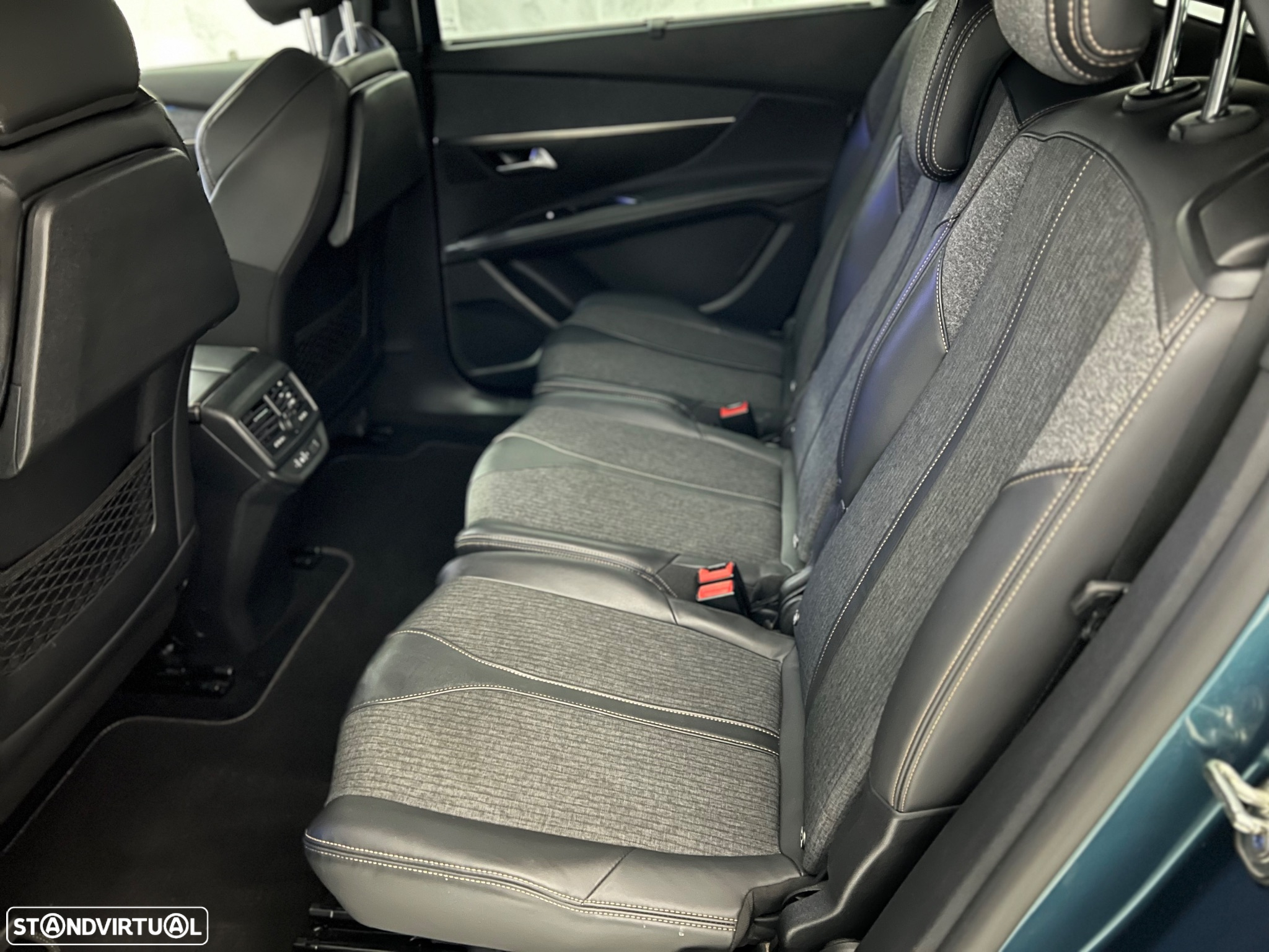 Peugeot 5008 1.5 BlueHDi GT Line EAT8 - 34