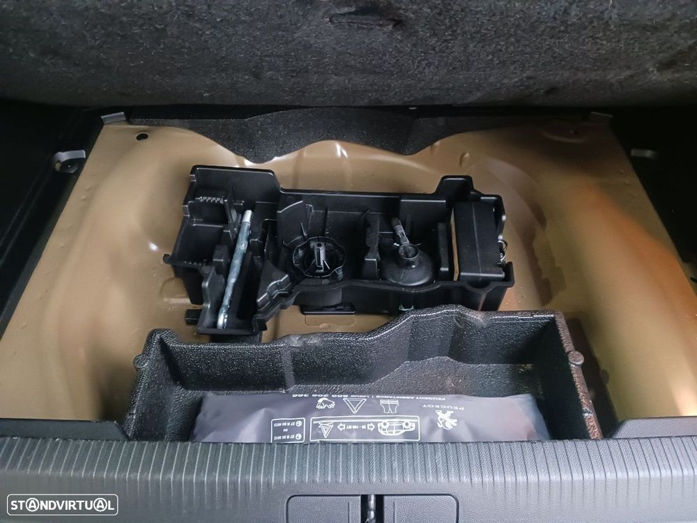 Peugeot 2008 1.2 PureTech Active Pack - 30