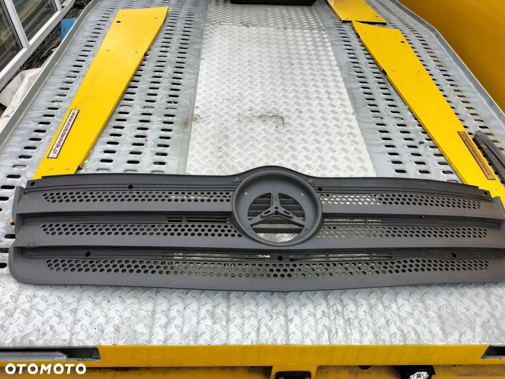 mercedes atego grill atrapa a9678800285 - 1