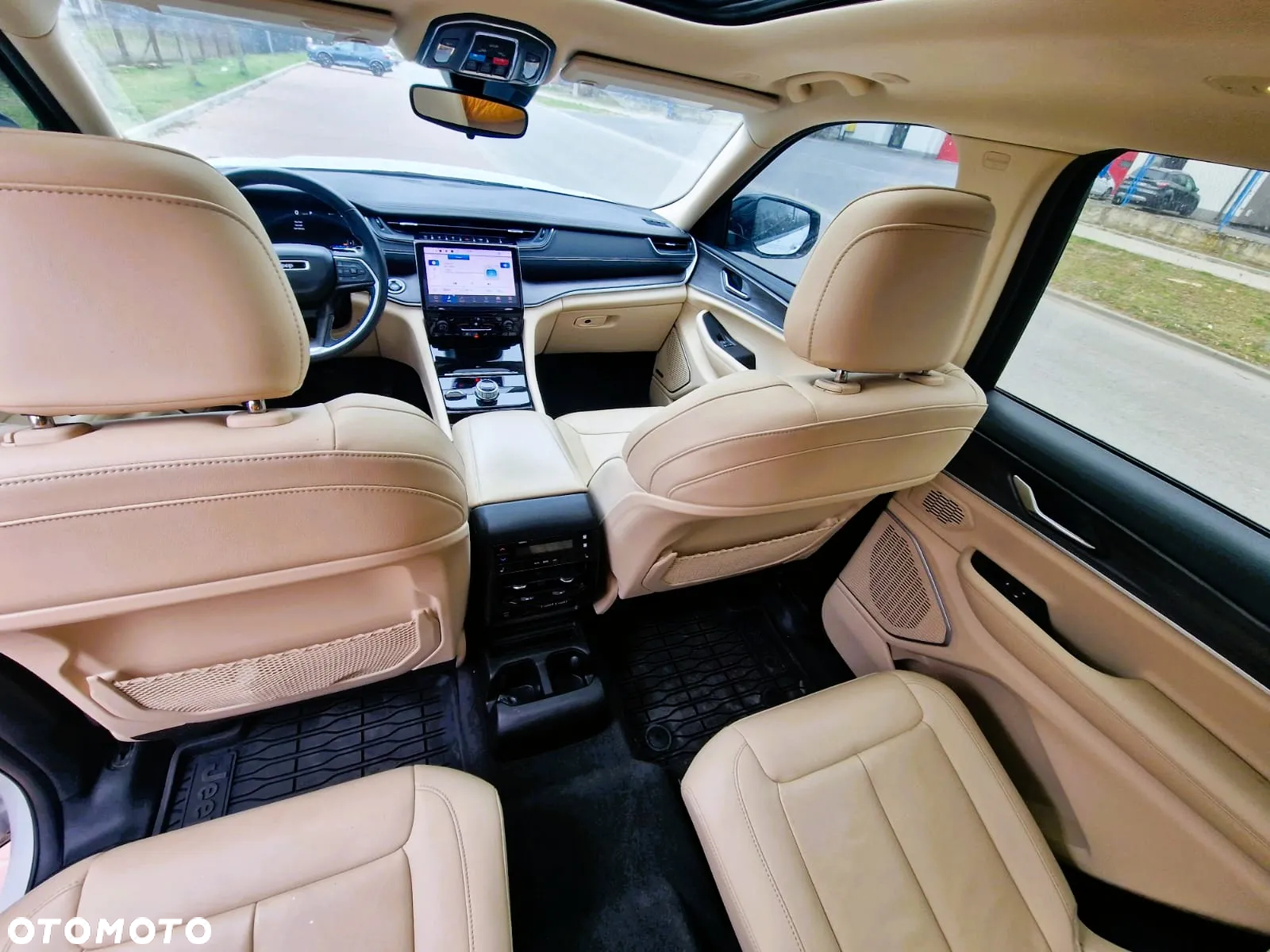 Jeep Grand Cherokee - 10