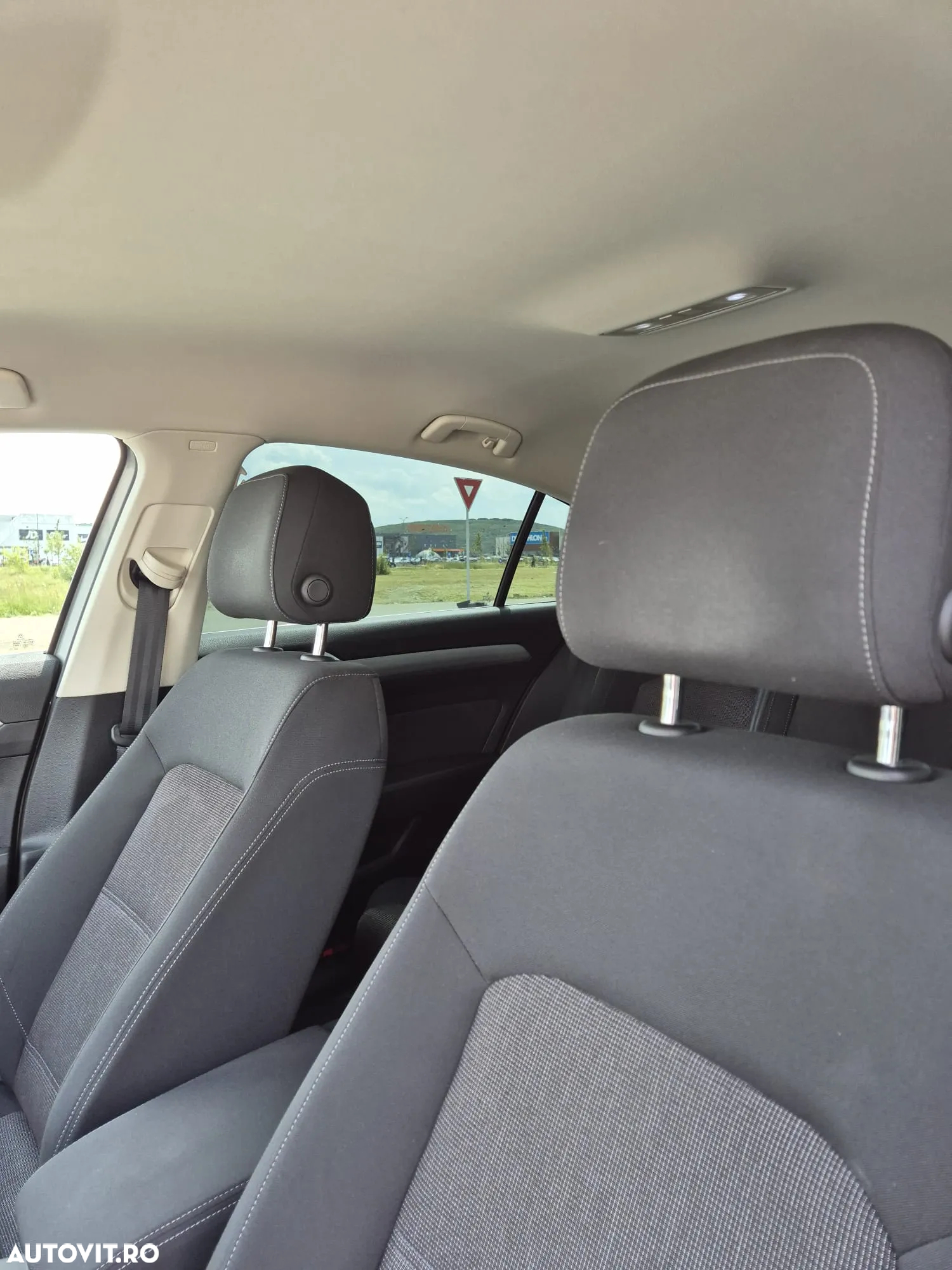 Volkswagen Passat 2.0 TDI Comfortline - 21