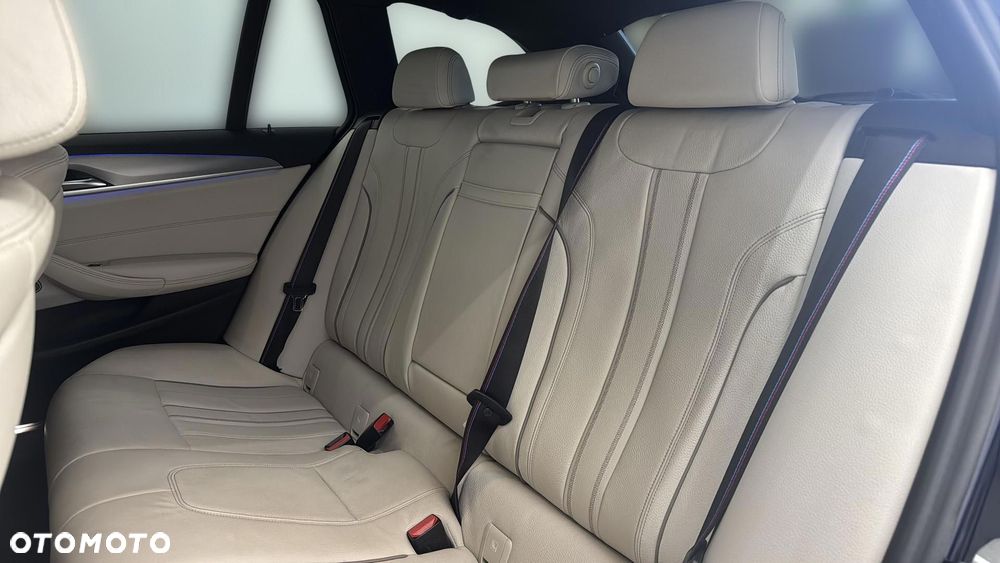 BMW Seria 5 540d xDrive mHEV M Sport sport - 17