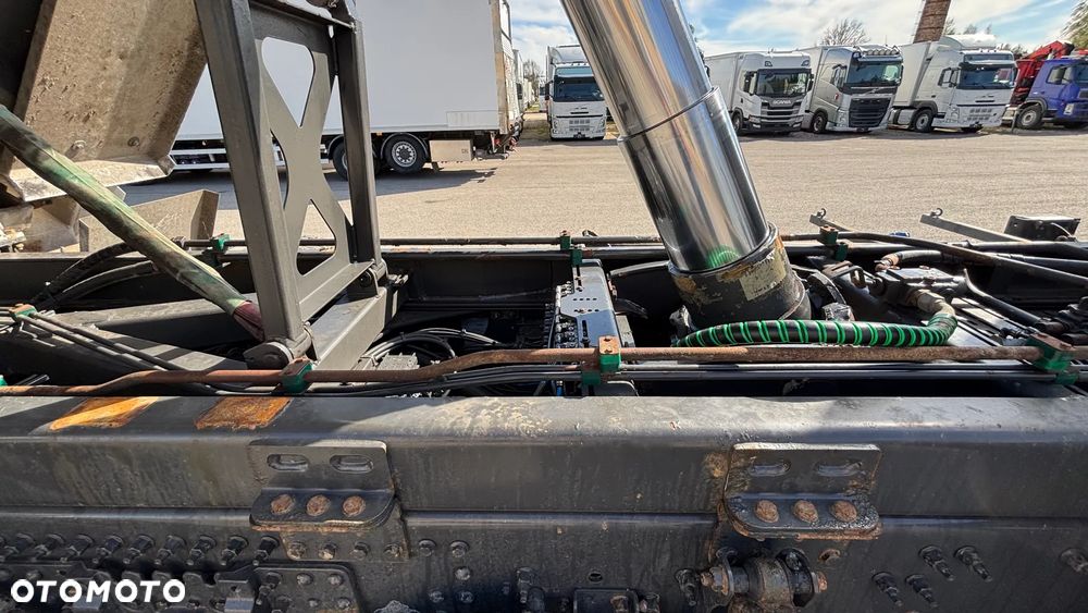 Volvo FH540 6x4 + RETARDER + LIFTING AXLE + EURO 6 - 32