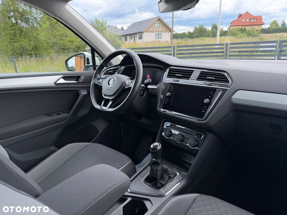 Volkswagen Tiguan 1.6 TDI SCR Comfortline - 23