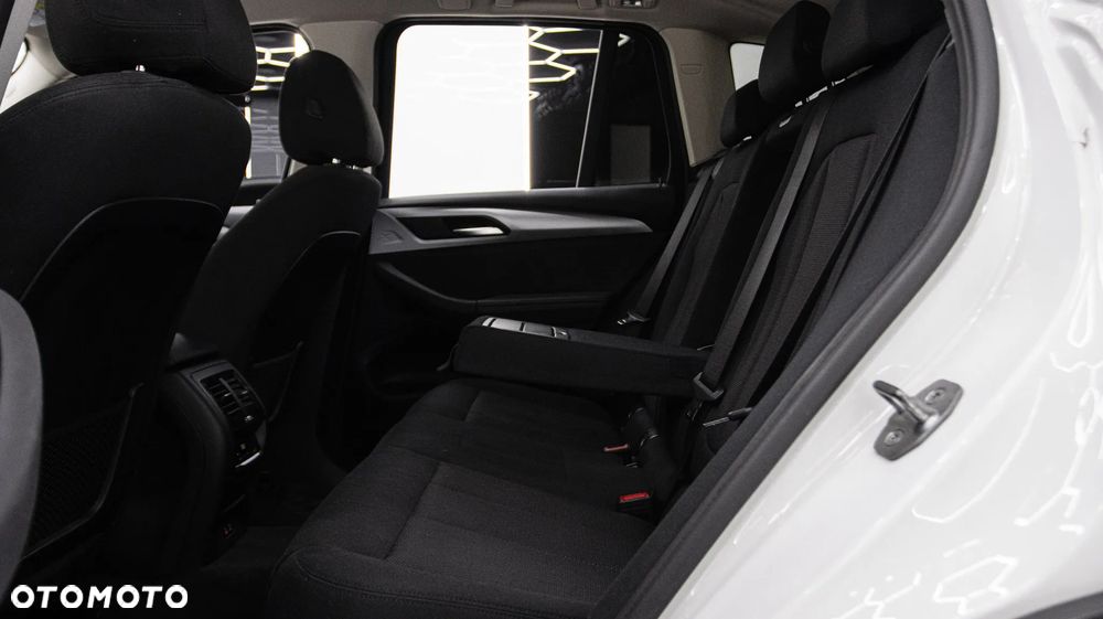 BMW X3 xDrive20i GPF Business Edition - 21