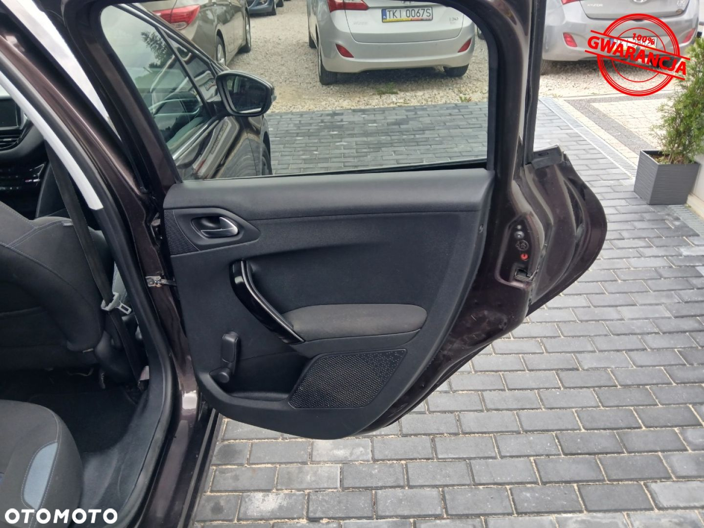 Peugeot 208 - 34