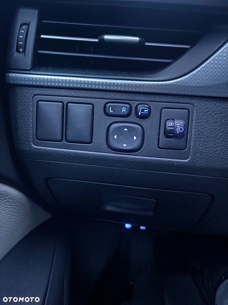 Toyota Avensis Touring Sports 1.8 Multidrive S Comfort - 26