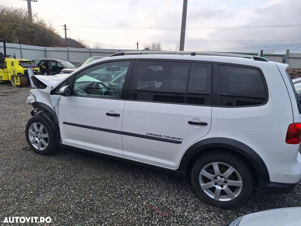 Dezmembrez VW Touran Cross motor 2.0 tdi CFHC cod culoare LB9A - 2