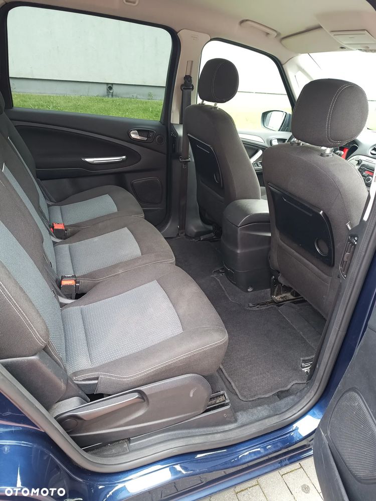 Ford Galaxy - 8