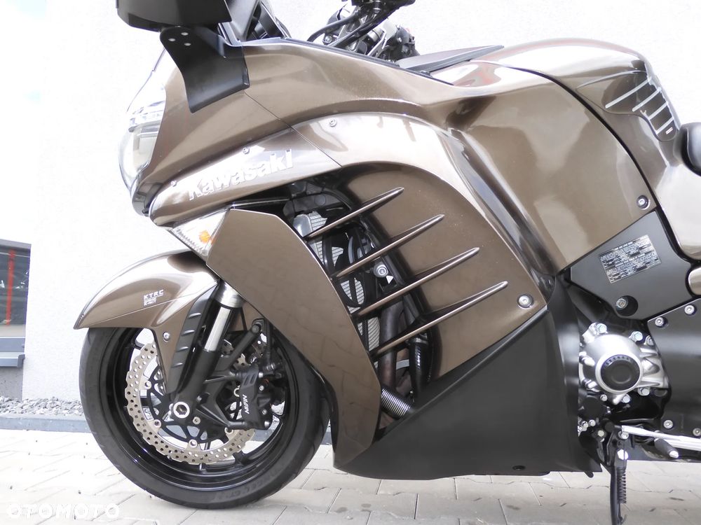 Kawasaki GTR - 15