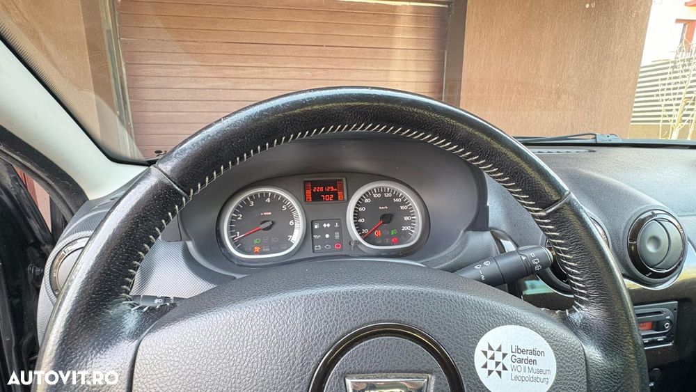 Dacia Duster 1.5 dCi 4x2 Laureate - 8