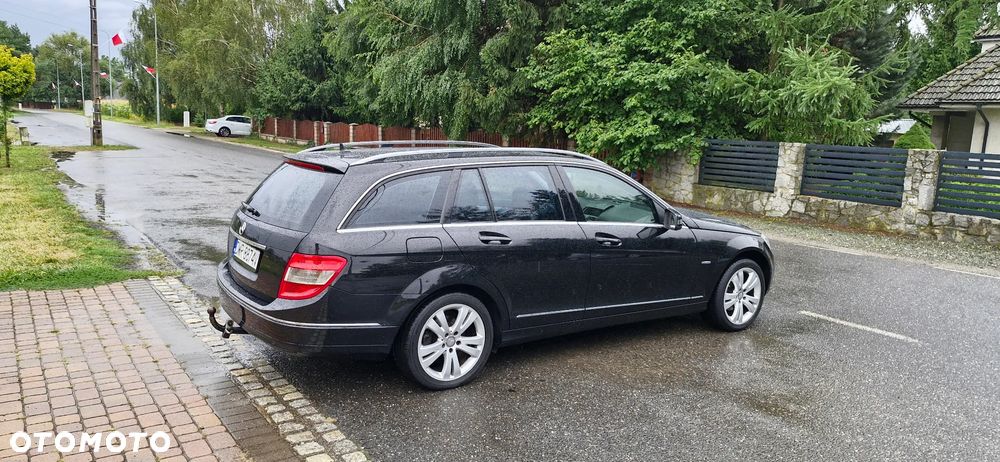 Mercedes-Benz Klasa C 180 CGI Automatik BlueEFFICIENCY Avantgarde - 16