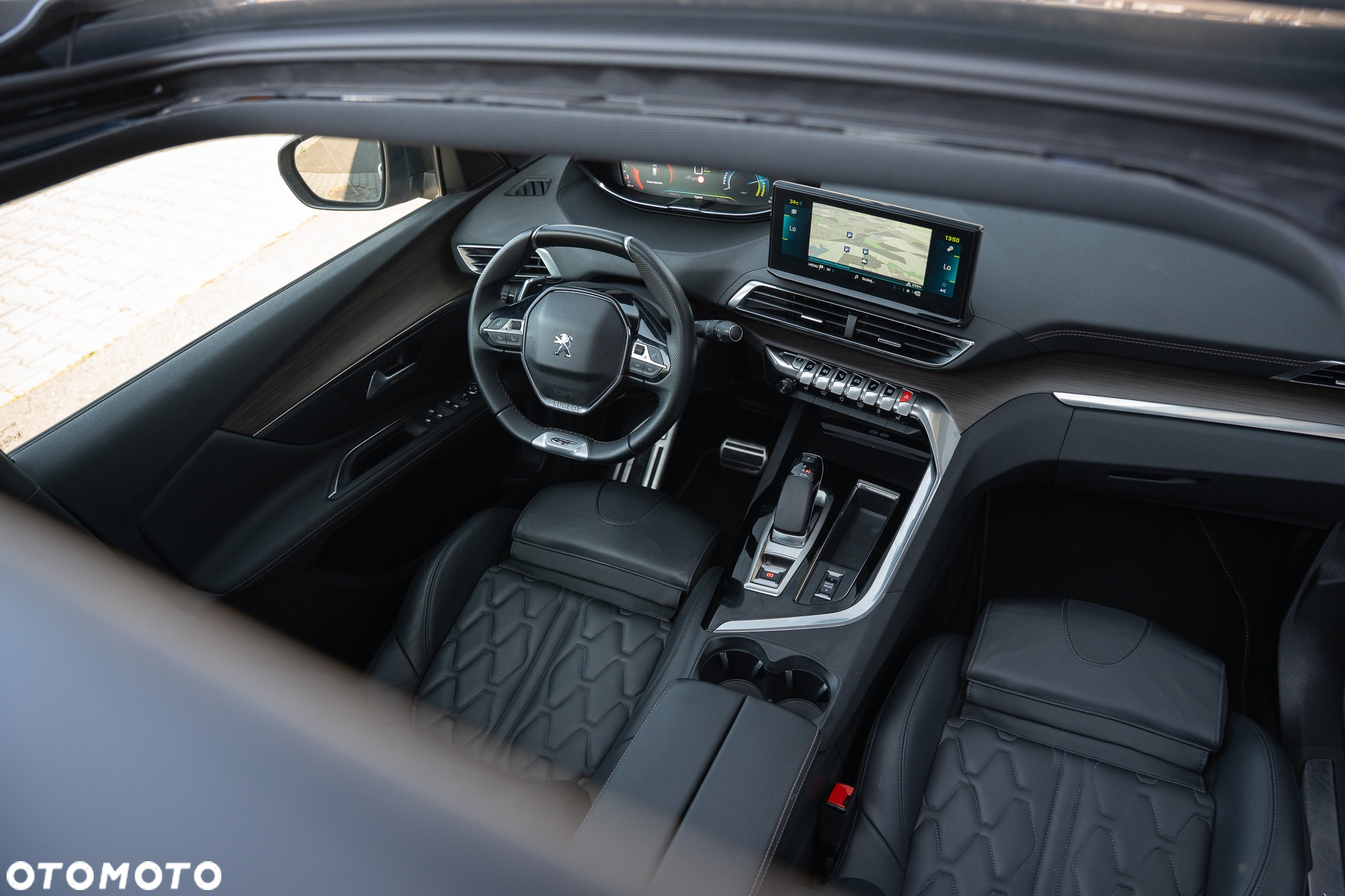 Peugeot 3008 Plug-In Hybrid 225 e-EAT8 GT - 29