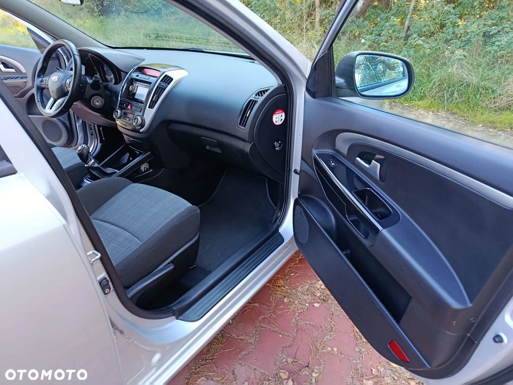 Kia Ceed 1.4 CVVT Spirit - 26