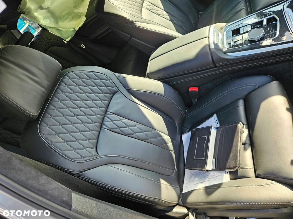 BMW X5 xDrive50e PHEV Individual Edition sport - 31