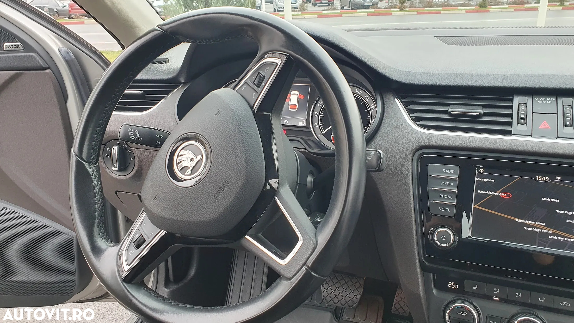Skoda Octavia 2.0 TDI DSG 4X4 Laurin & Klement - 10
