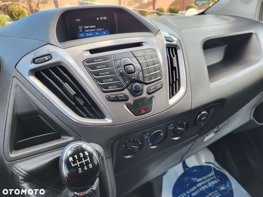 Ford Tourneo Custom - 31