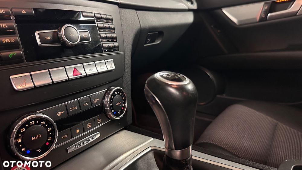 Mercedes-Benz Klasa C 180 BlueEFFICIENCY Avantgarde - 9