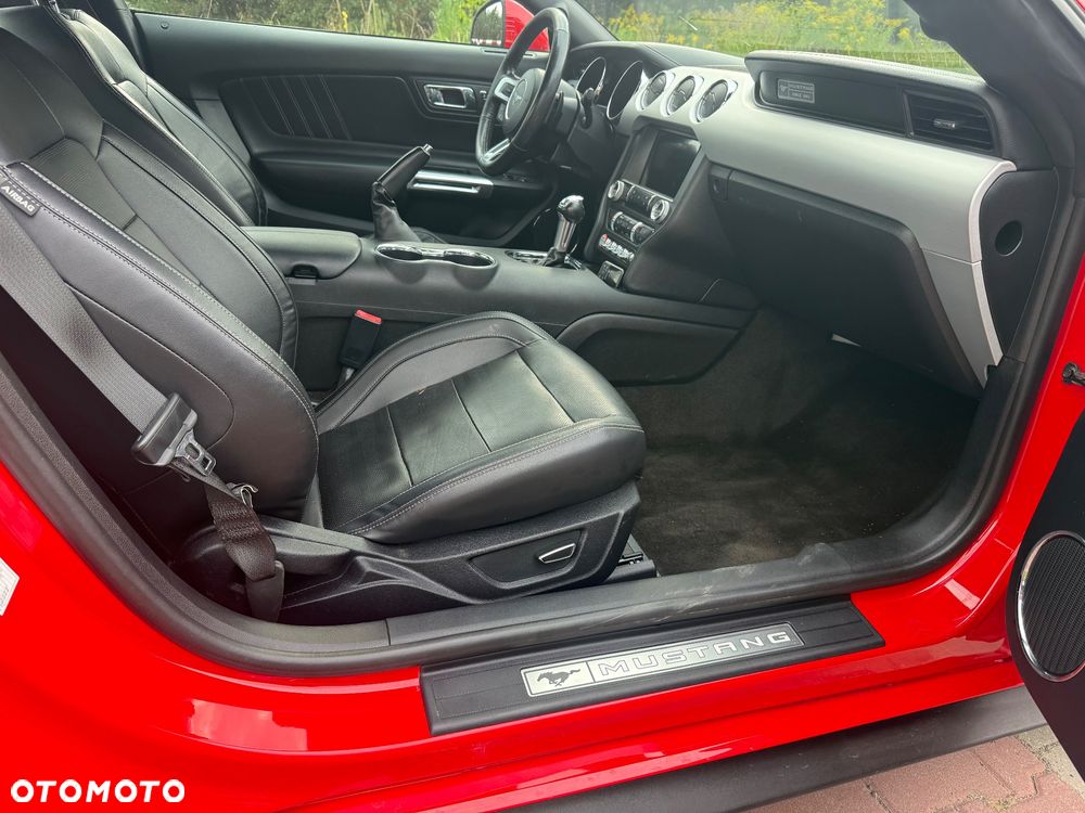 Ford Mustang - 7