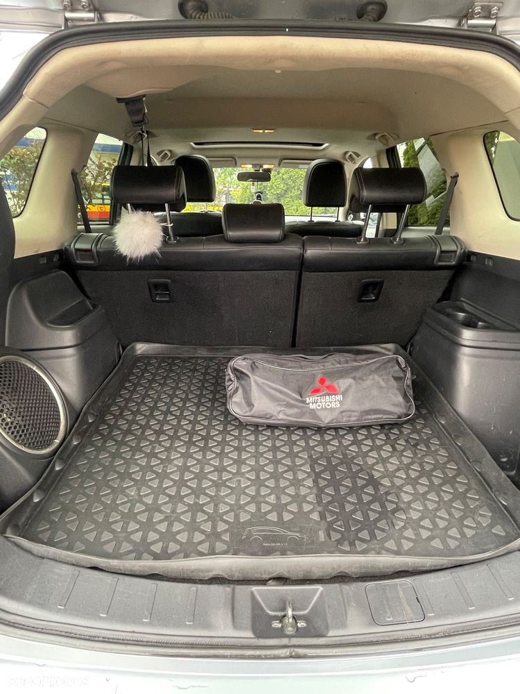 Mitsubishi Outlander 2.4 Instyle CVT - 21
