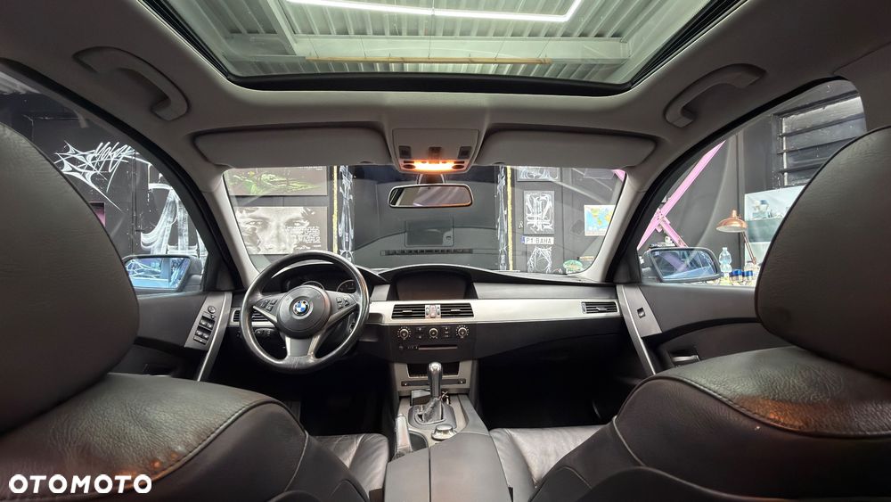 BMW Seria 5 525i - 24