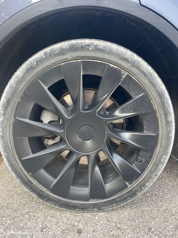 Tesla Model Y Long Range Tração Integral - 23
