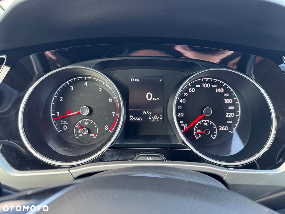 Volkswagen Touran 1.4 TSI (BlueMotion Technology) DSG Comfortline - 10