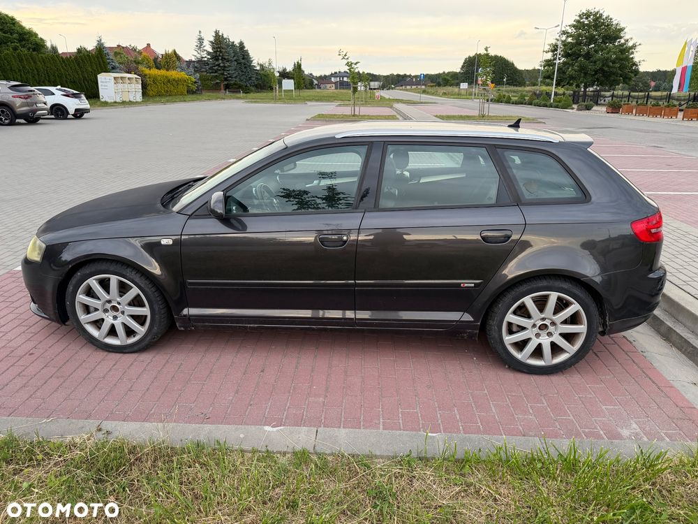 Audi A3 Sportback 2.0 TDI DPF Quattro Ambiente - 17