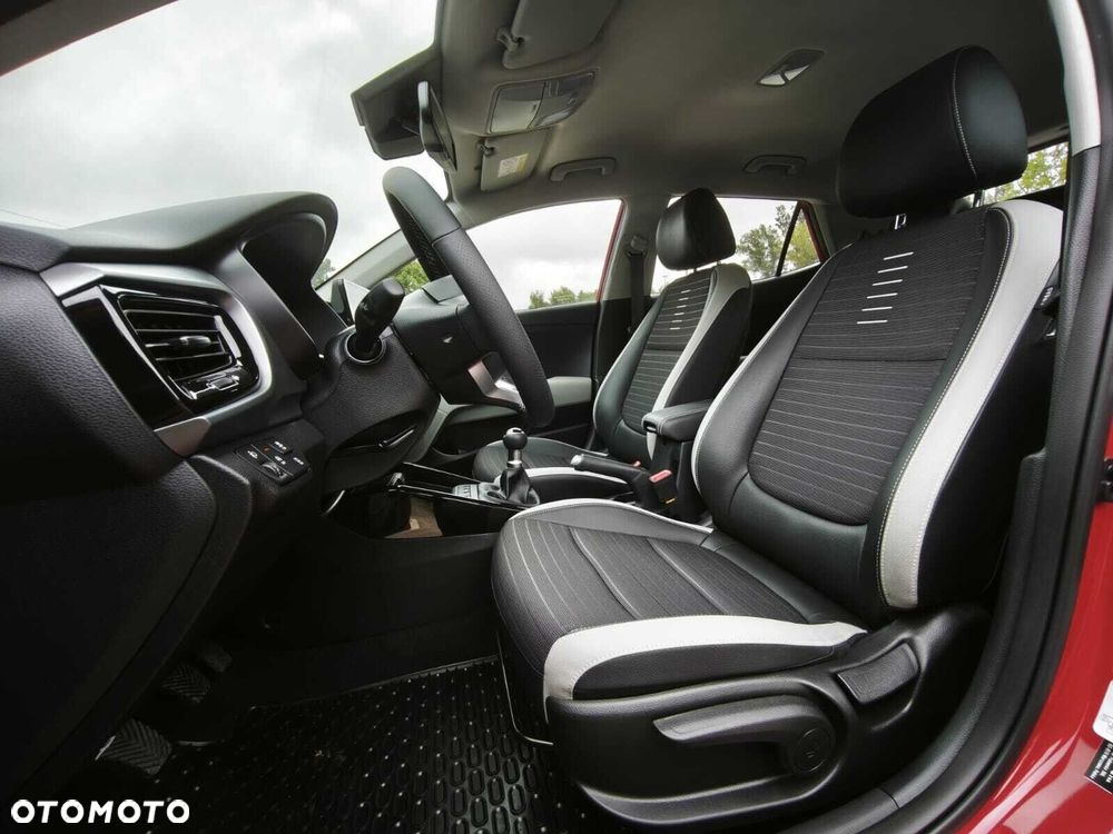 Kia Stonic 1.2 L - 8