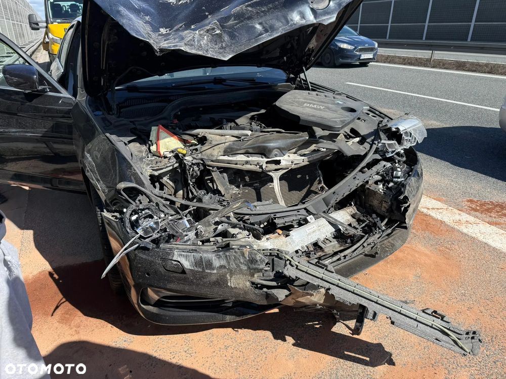 BMW Seria 5 520d xDrive Luxury Line sport - 2