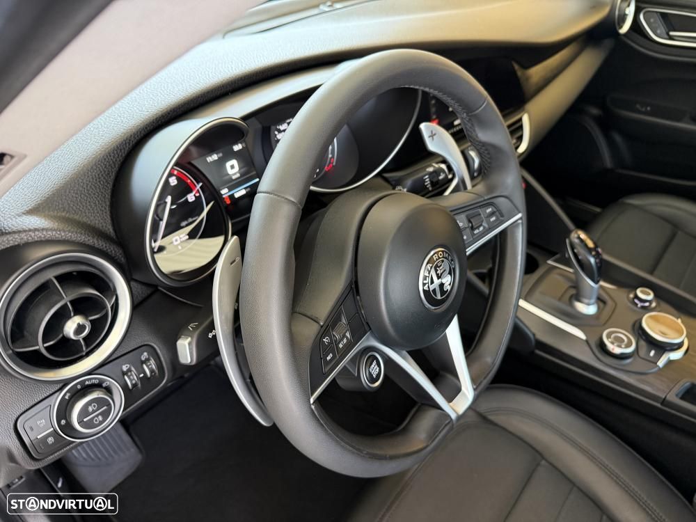 Alfa Romeo Giulia 2.2 D Super AT8 - 15