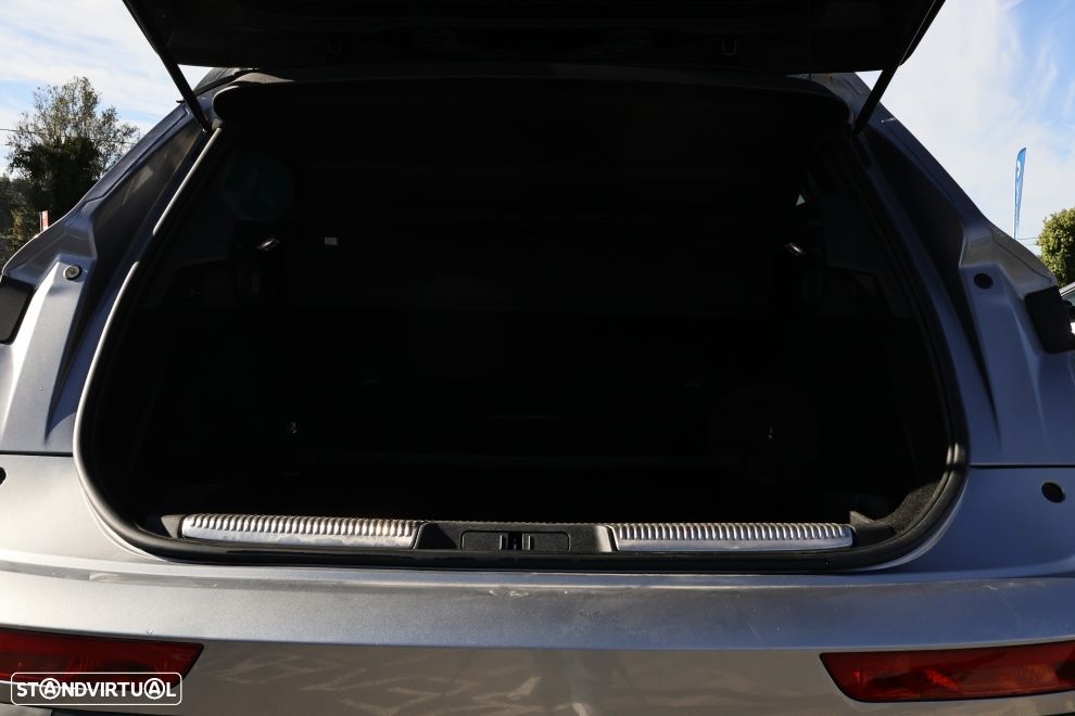 DS DS7 Crossback E-Tense Performance Line EAT8 - 19