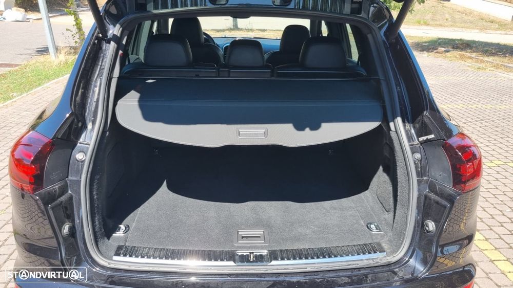 Porsche Cayenne Platinum Edition - 12