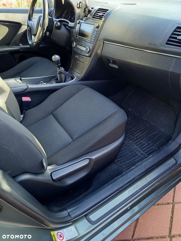 Toyota Avensis 2.0 D-4D Premium - 10