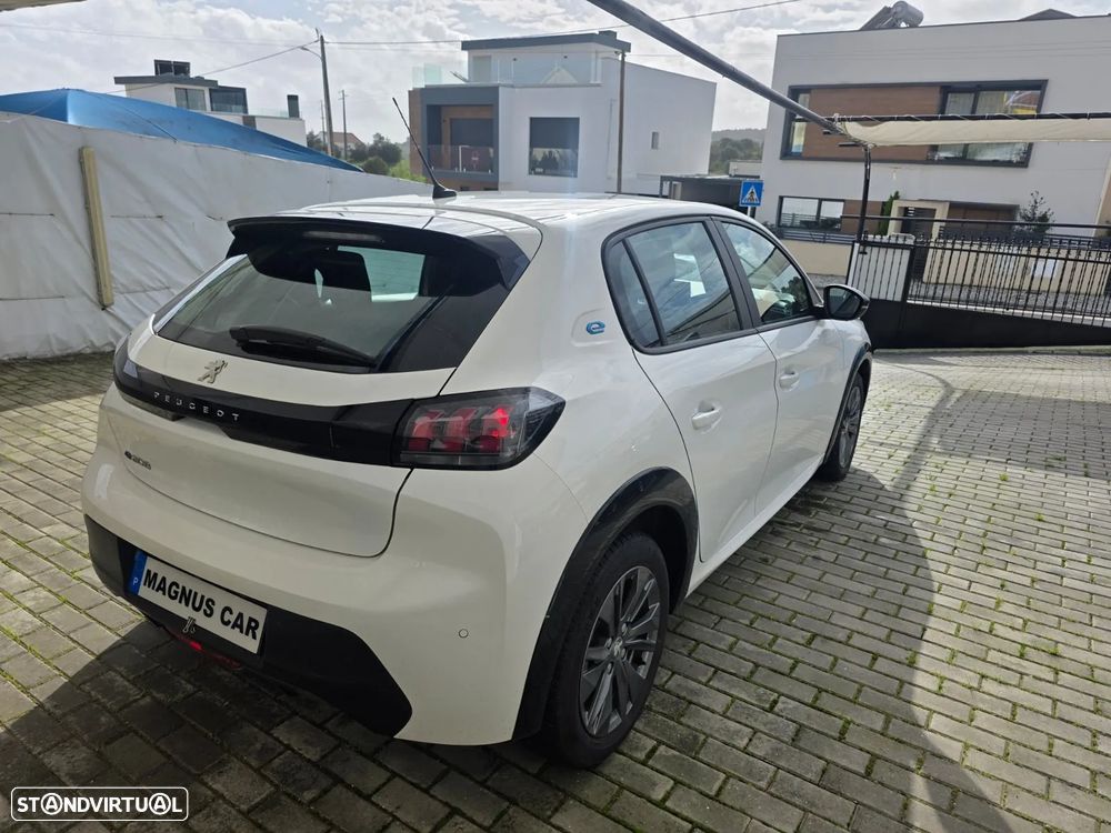 Peugeot e-208 Allure - 5
