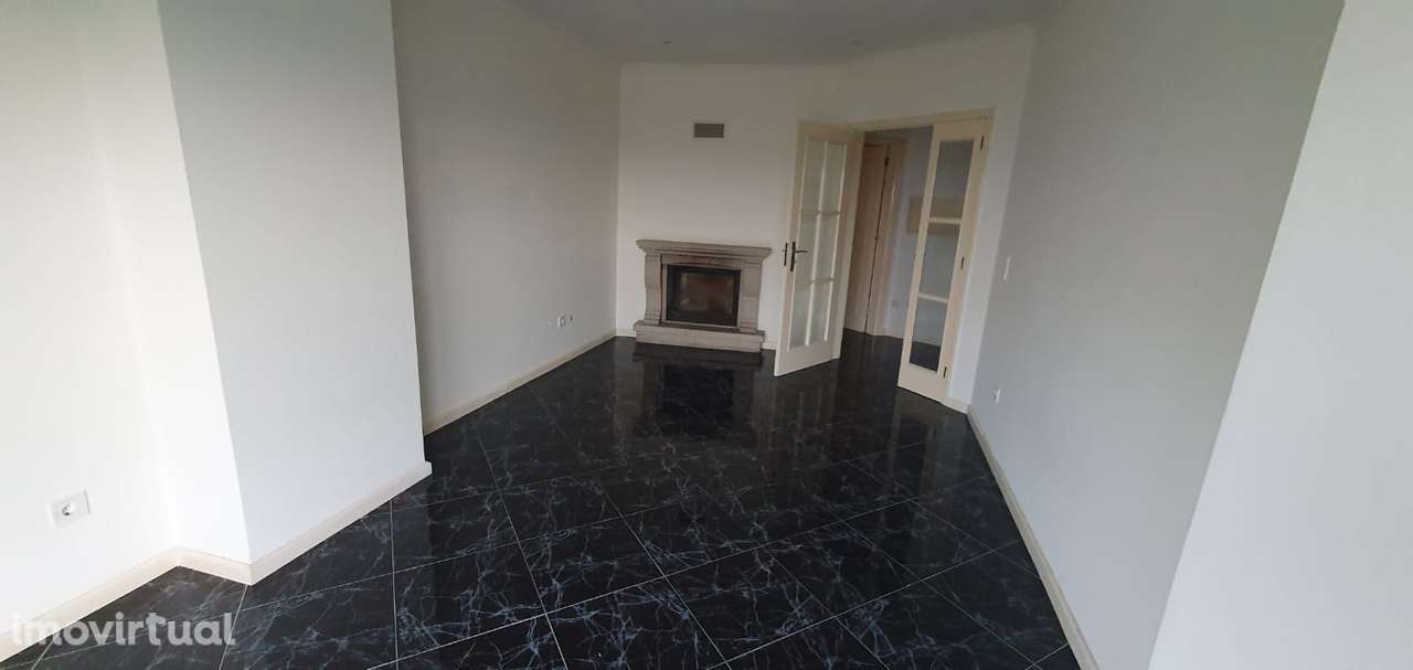 Apartamento T2 - Lomba - Oferta da Escritura - Grande imagem: 3/12