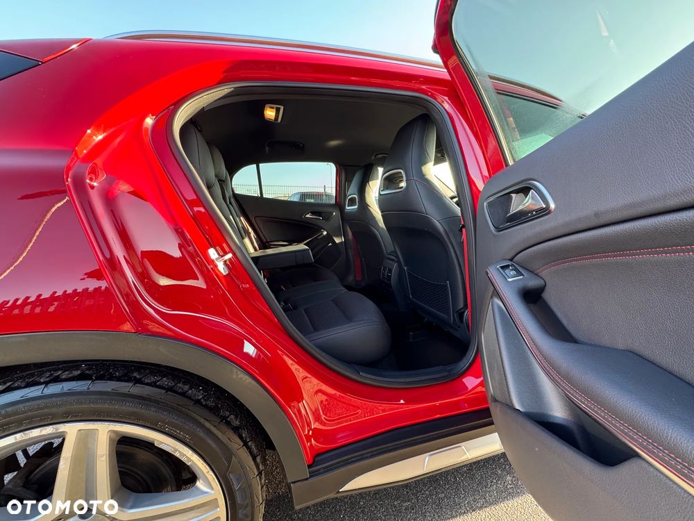 Mercedes-Benz GLA 250 4Matic 7G-DCT AMG Line - 14