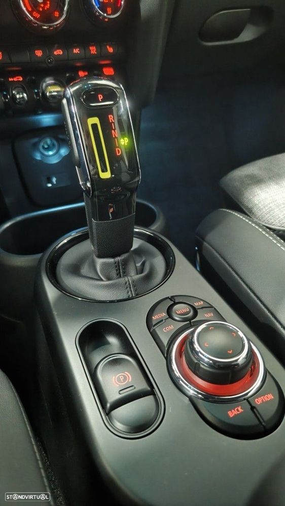MINI 3 Portas Cooper SE Premium Essential - 36