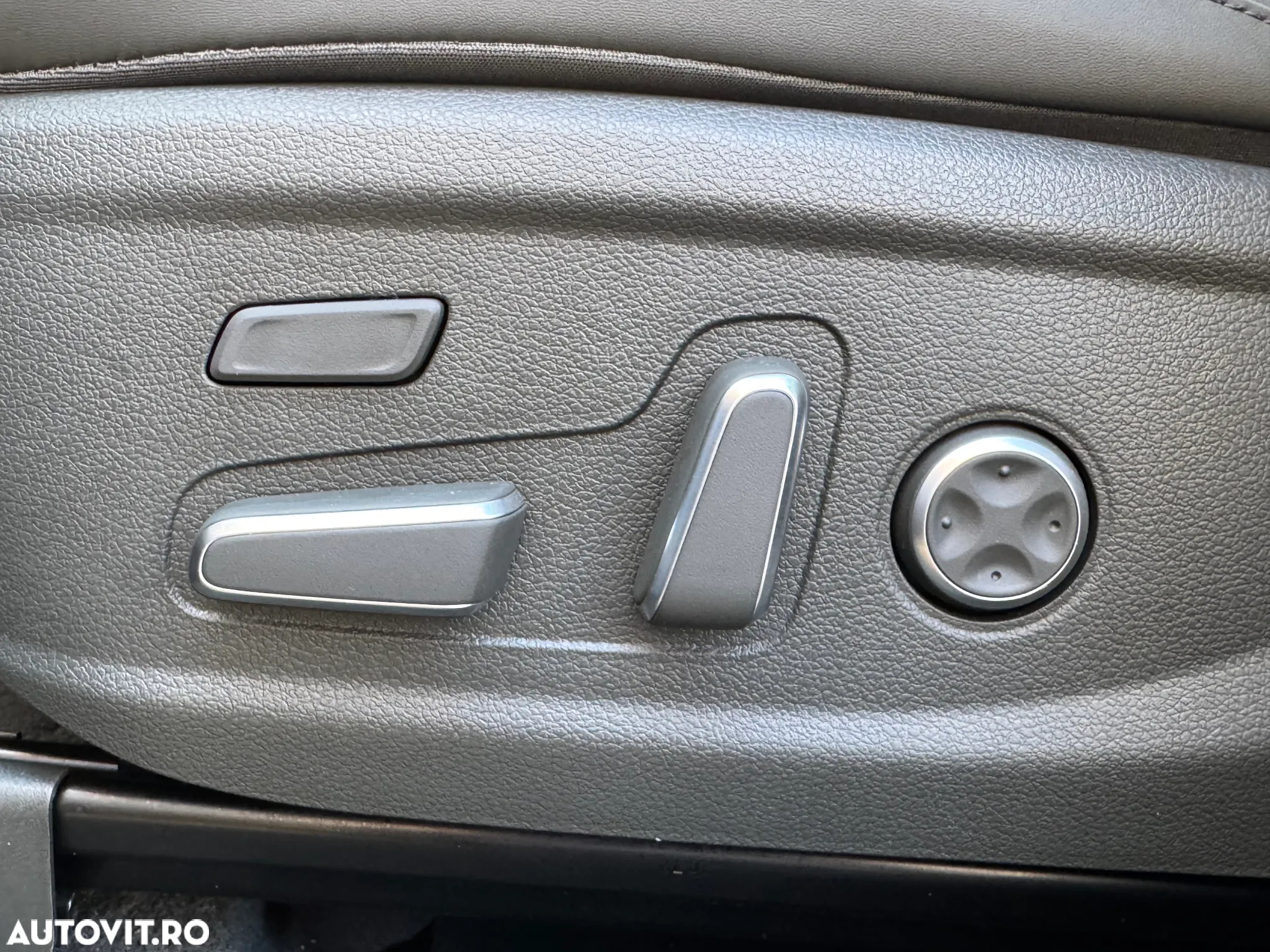 Hyundai Santa Fe Hybrid 1.6 l 230 CP 4WD 6AT Luxury - 17