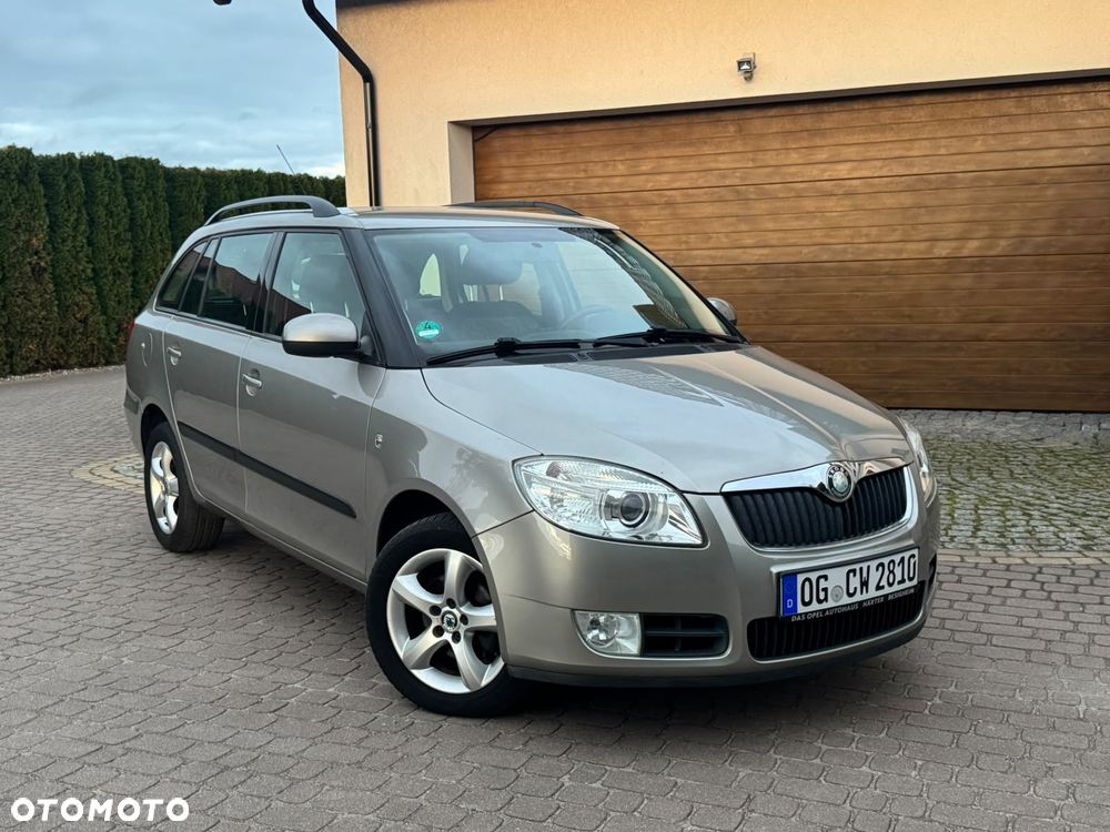 Skoda Fabia 2009 photo 3