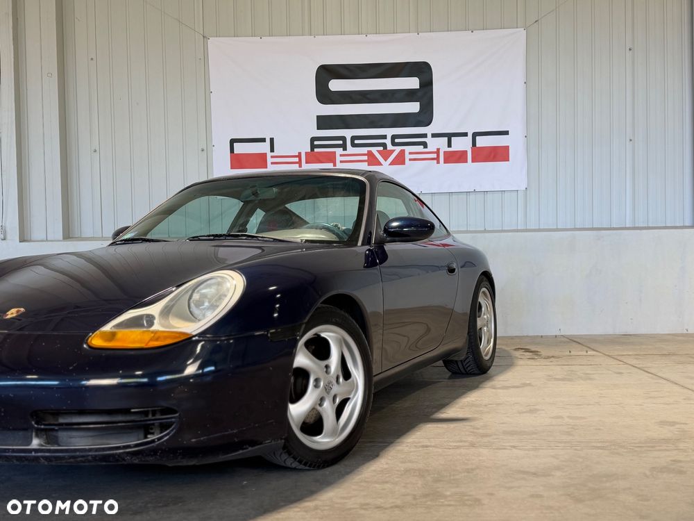 Porsche 911 Carrera - 4