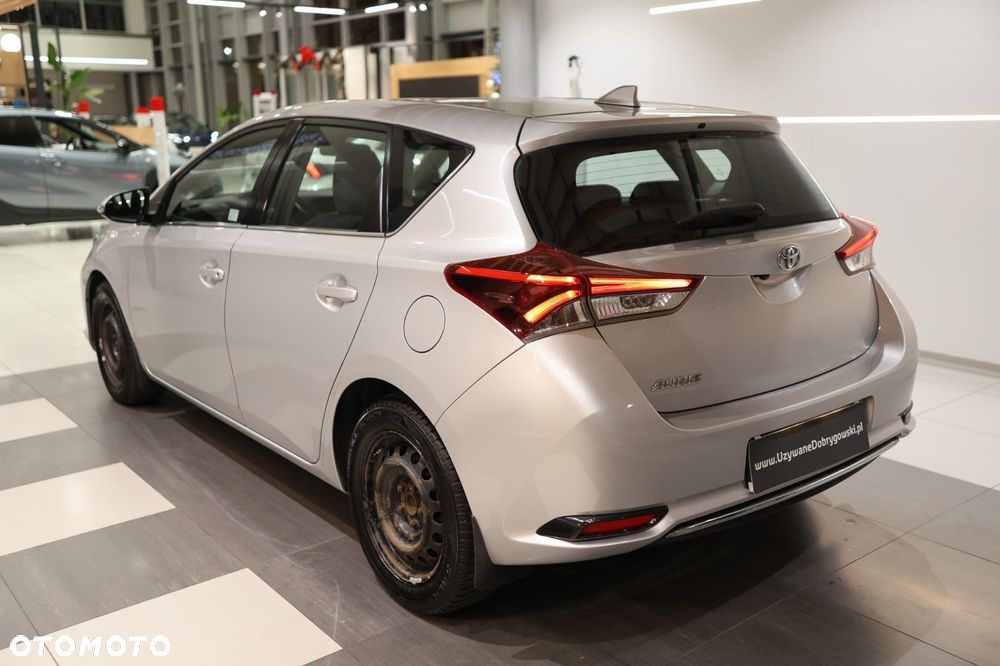 Toyota Auris - 5