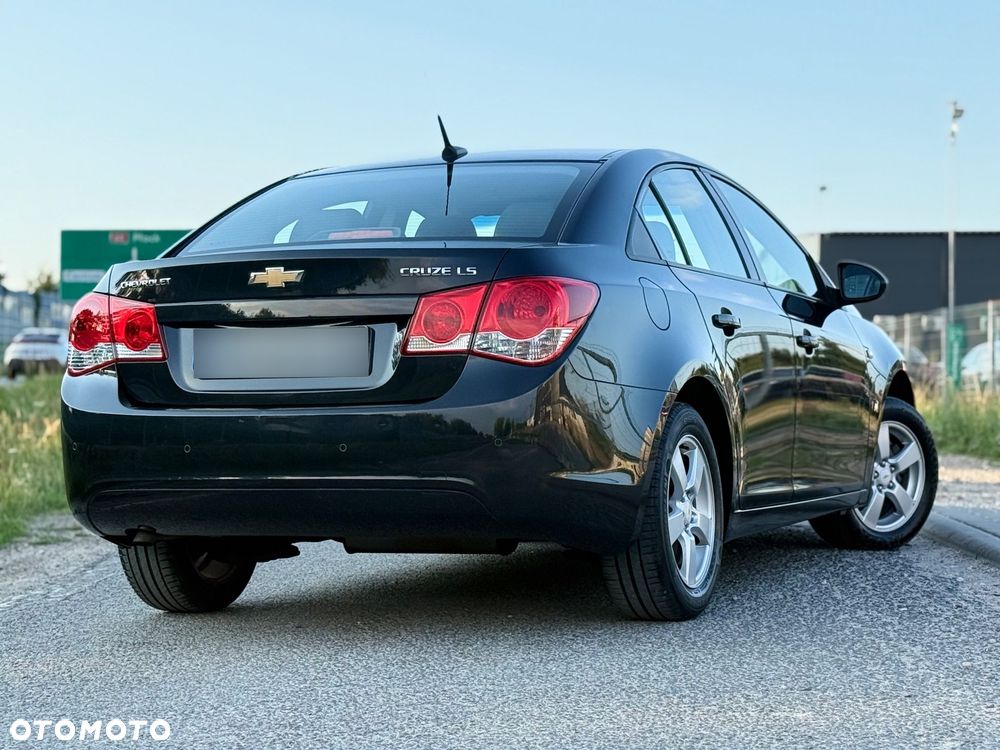 Chevrolet Cruze 1.8 LS MY11 - 12