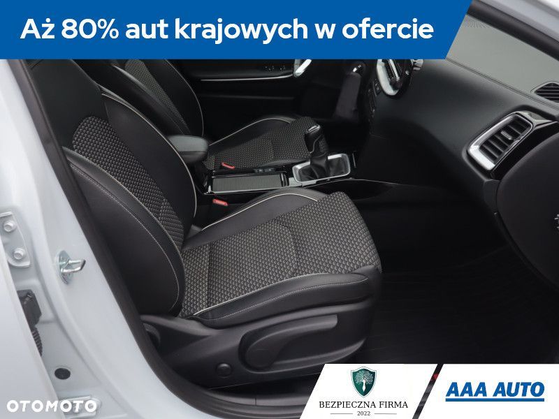Kia Ceed - 11