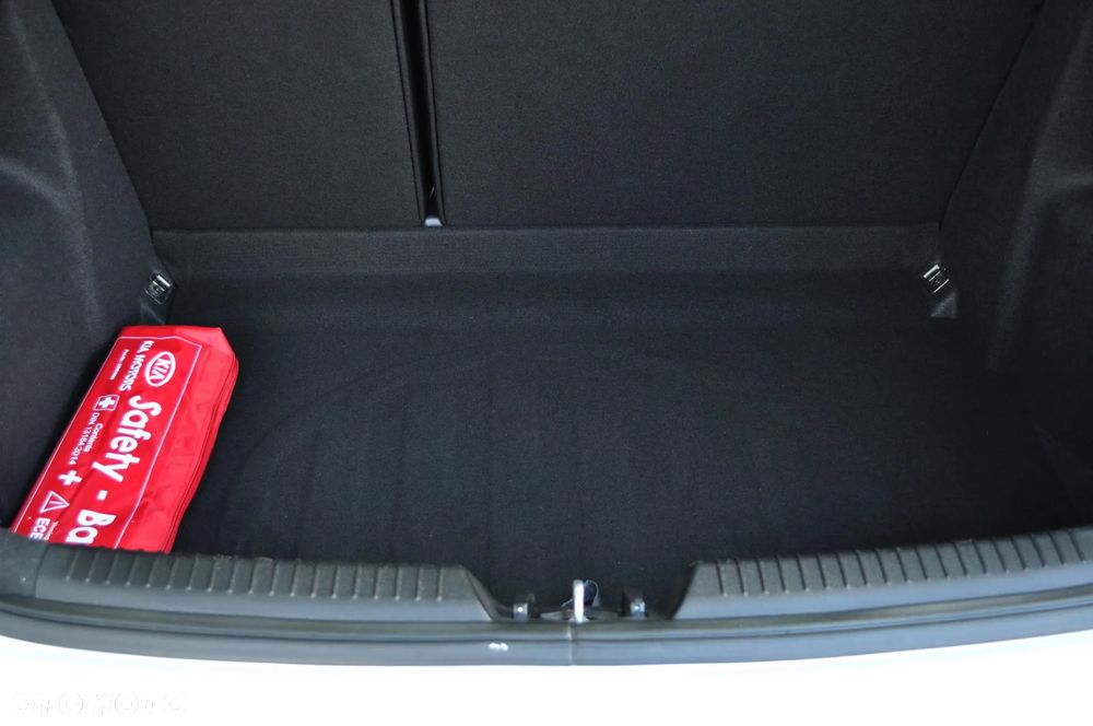 Kia Ceed 1.4 CVVT Dream Team Edition - 21