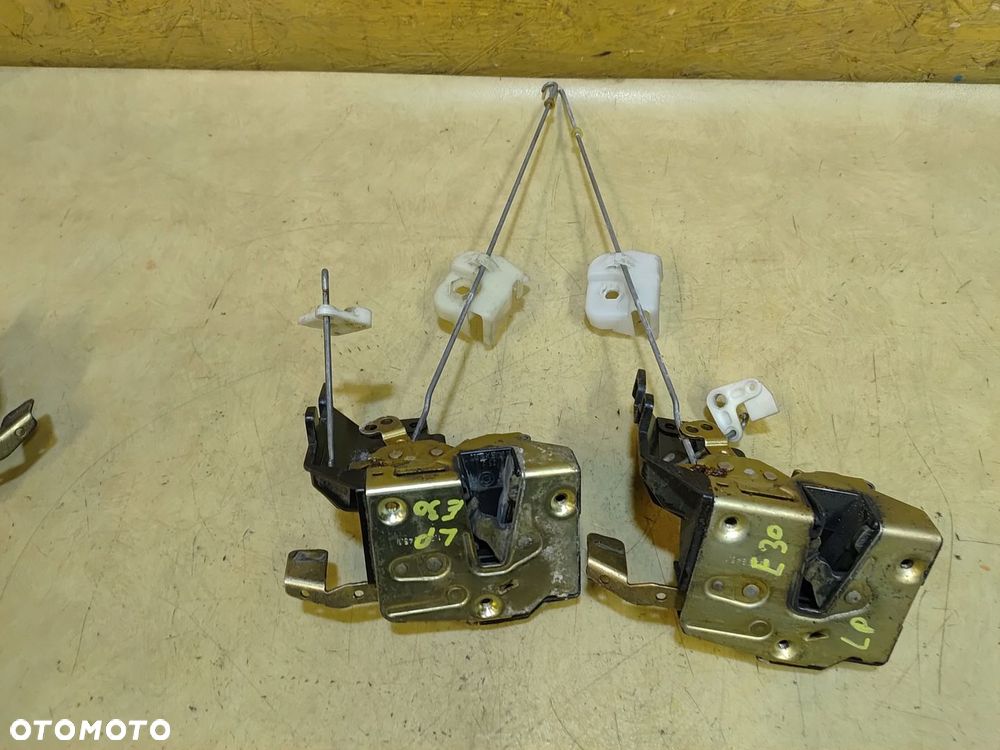 BMW E30 ZAMEK DRZWI LEWY PRZÓD 19228451 - 3