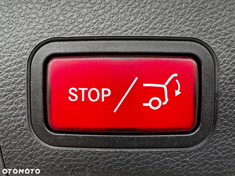 Mercedes-Benz Klasa C 300 de 9G-TRONIC AMG Line - 27